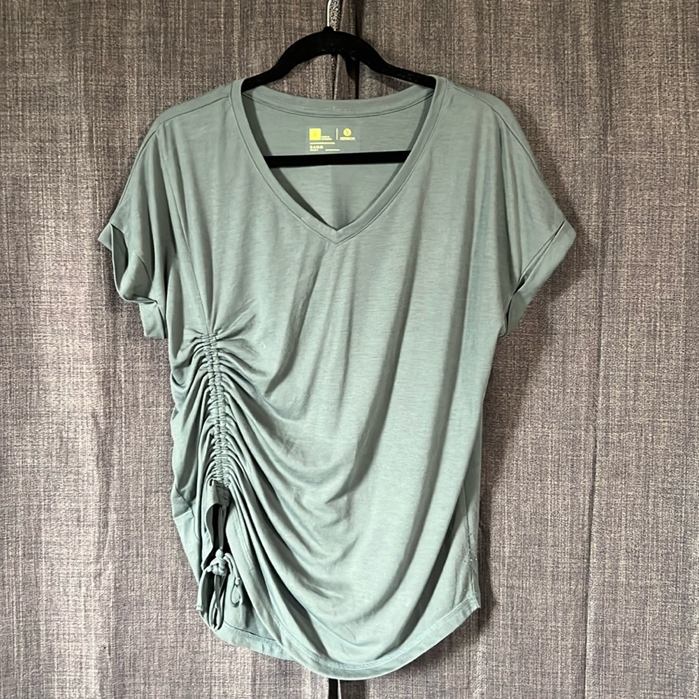 Xersion gray green vneck tshirt with drawstring ruched detail size large